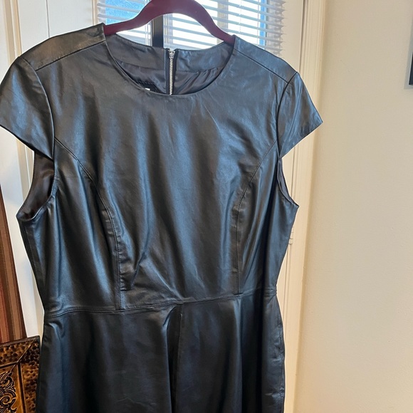 NEIMAN MARCUS NWOT AUTHENTIC GENUINE BLK LEATHER CAP SLEEVES SOFT DRESS - Picture 8 of 16